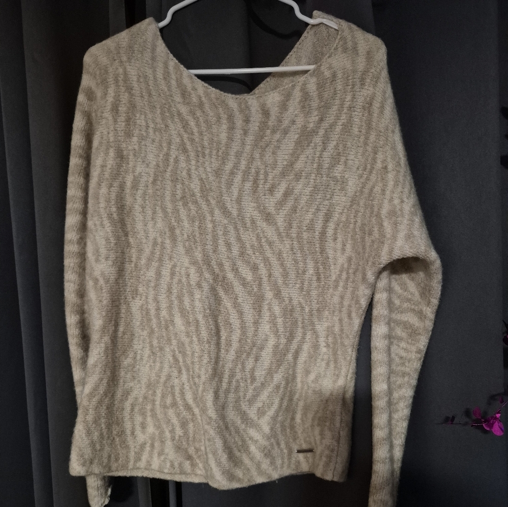 Abercrombie Women's Beige Sweater